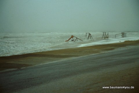 Sturm Wiebke 1990 - meine Bilderserie aus Norderney ... - Kategorien: Kurzmeldung  Norderney-1990-Sturm-Wiebke-005