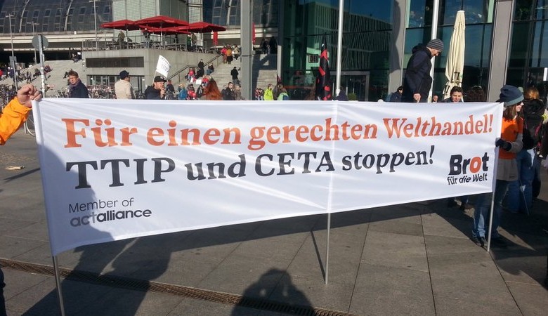 250.000 vom 3,263 Millionen gegen TTIP und CETA in Berlin auf der Straße - Kategorien: Politik  20151010_103229-780x450