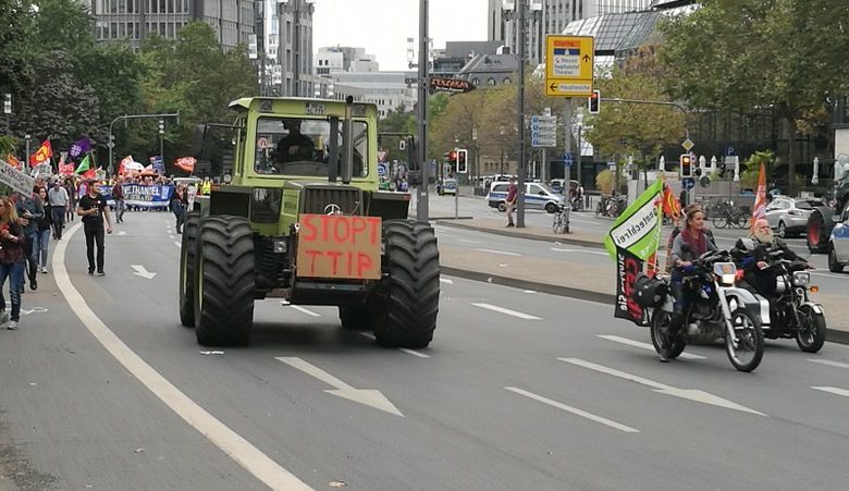 Bilder von der STOP CETA TTIP Demo am 17.09.2016 in Frankfurt -  Politik Wirtschaft  IMG_20160917_151406-780x451