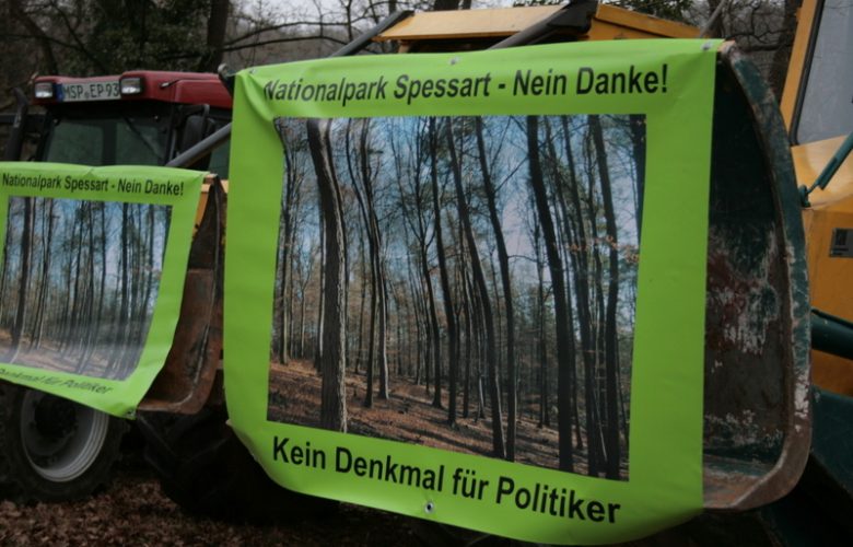 Nationalpark Spessart - Demo am 10.02.2017 vor dem Landratsamt Aschaffenburg -  Menschen Politik  IMG_7264-780x500