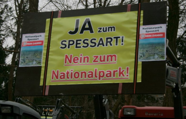 Nationalpark Spessart - Demo am 10.02.2017 vor dem Landratsamt Aschaffenburg -  Menschen Politik  IMG_7267-780x500