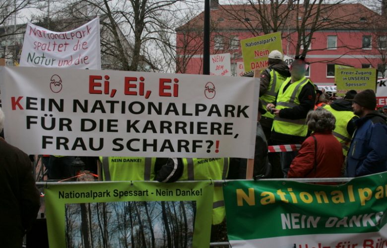 Nationalpark Spessart - Demo am 10.02.2017 vor dem Landratsamt Aschaffenburg -  Menschen Politik  IMG_7279-780x500