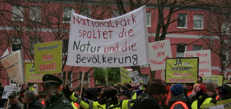 Nationalpark Spessart - Demo am 10.02.2017 vor dem Landratsamt Aschaffenburg -  Menschen Politik  IMG_7282-780x371