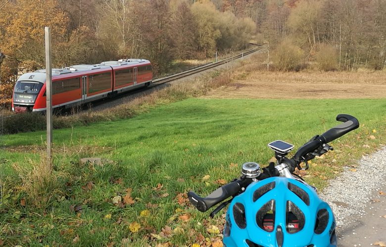 Kleine Nachmittagsrunde durch den Kahlgrund nach Alzenau und zurück - Kategorien: Bayern Flüsse und Seen Radtouren  Kalgrundbahn-Mömbris-Fahrradtour-780x500