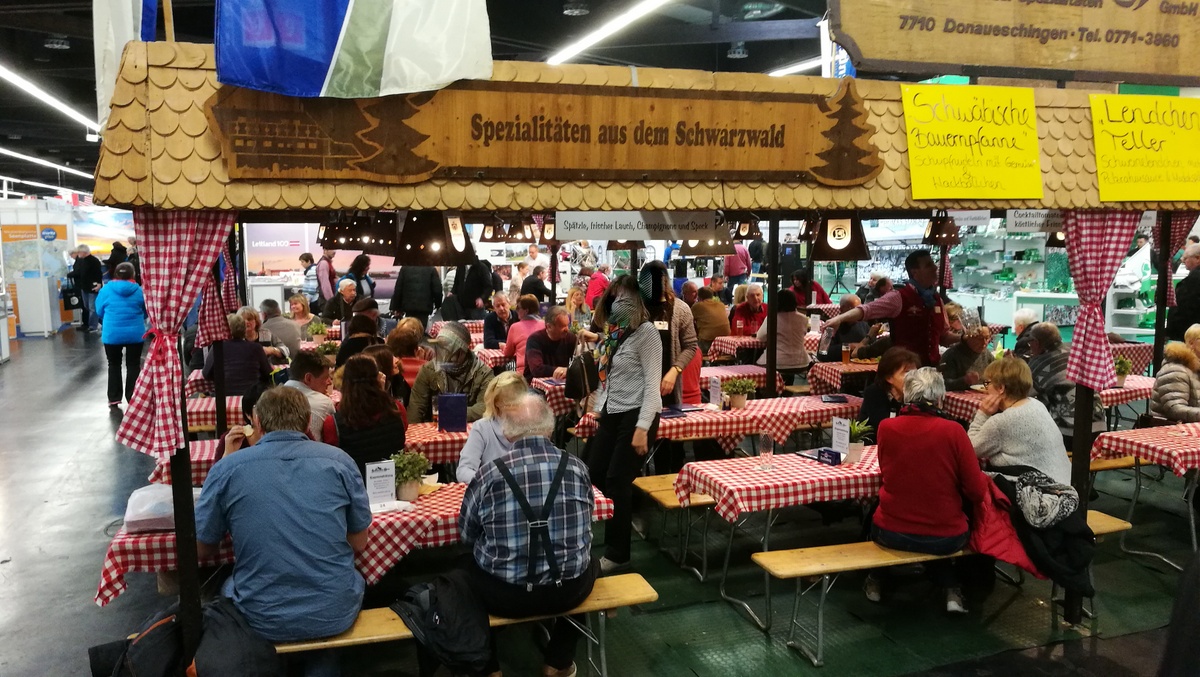 Freizeitmesse in Nürnberg : Ein ausgewogenes Gleichgewicht an Angeboten rund um Reisen und Freizeit - Kategorien: Menschen Messen und Veranstaltungen RSS-Feed  Spezialitäten-Schwarzwald-Freizeitmesse-Nürnberg-2018