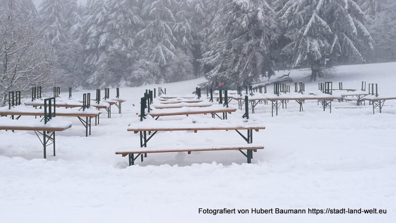 Kreuzberg im Nebel - Ich wollte Schnee sehen ! -  Bayern Outdoor-Erlebnisse RSS-Feed Wanderungen Wohnmobil-Touren  Kreuzberg-Rhoen-IMG_20190202_111227-780x440