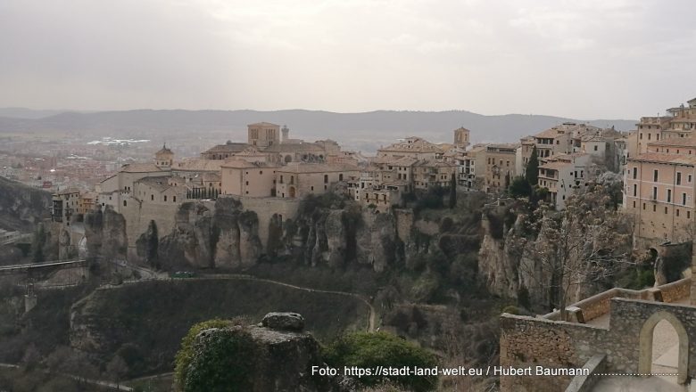 Eindrücke aus Spanien - Von Höhlenhäusern, hängenden Häusern und sonstigen Bauweisen - Kategorien: Outdoor-Erlebnisse Spanien Städte Wohnmobil-Touren 
