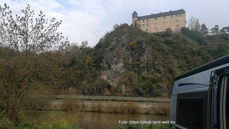 Die Marmorbrücke zu Villmar und die Burg Runkel im mittleren Lahntal - Kategorien: Deutschland Flussradwege Hessen Industriekultur Outdoor-Erlebnisse 